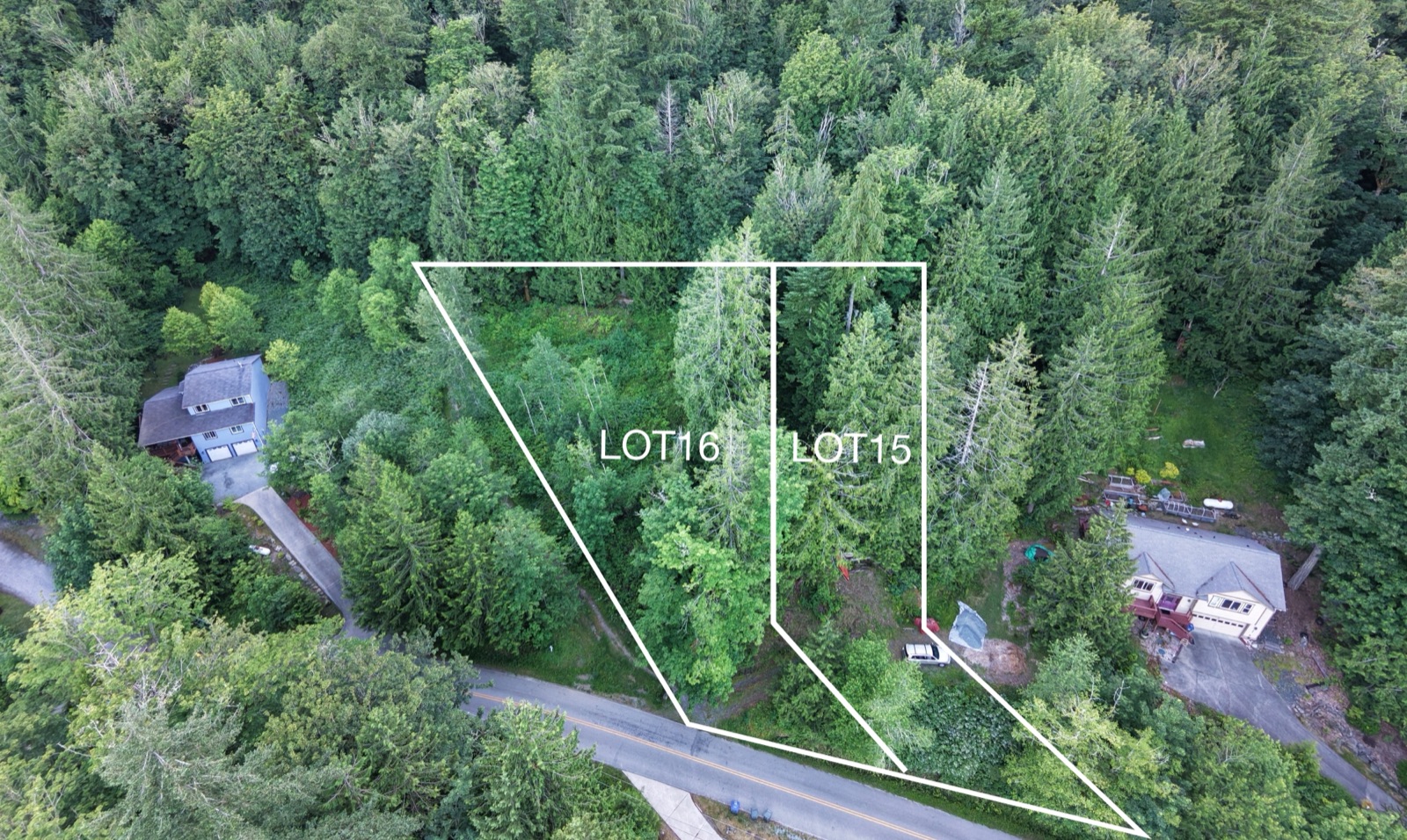 Annotated aerial survey showing the boundary of Lot 15 (13,068 sq ft) and Lot 16 (13,080 sq ft) along West Alder Drive